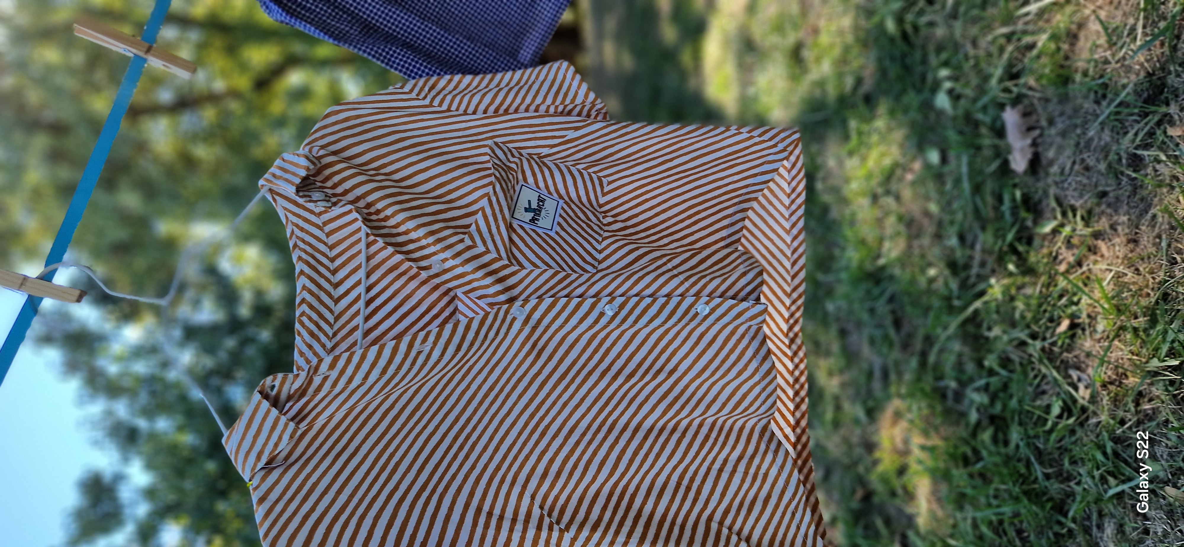 Chemise crop jaune — Patriarcat